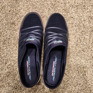 Brand new women's skechers slip on. Size 10